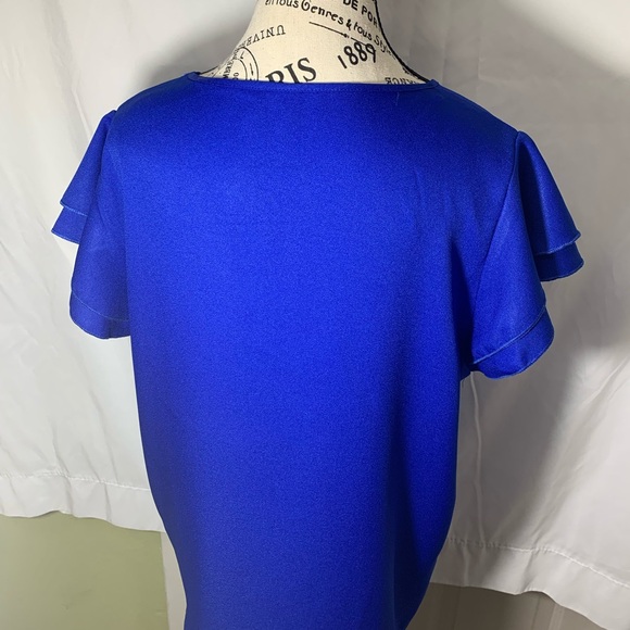 SHEIN Curve Royal Blue Keyhole Neck Layered Flutter Sleeve Top. Size: OXL - Picture 3 of 6